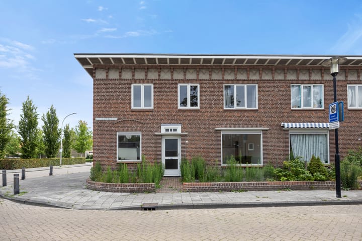 Photo of property President Steynstraat 1, Waalwijk