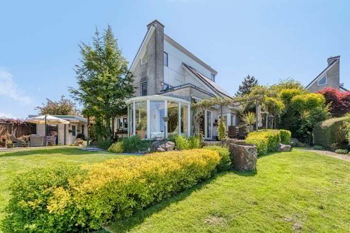 Photo of property Princenhil 27, Lage Zwaluwe