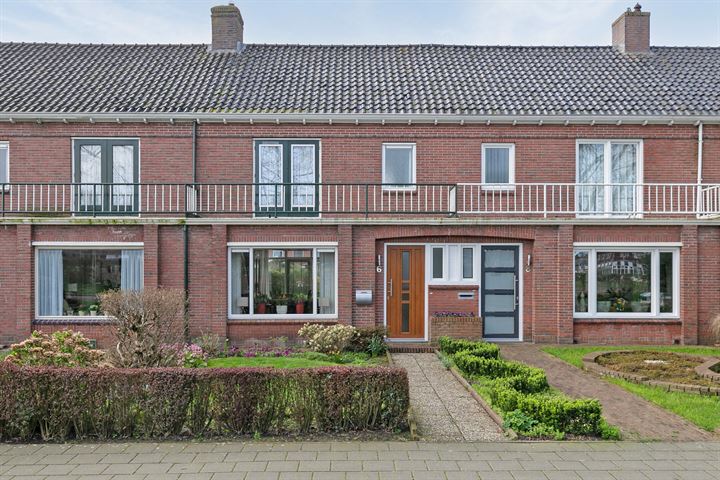 Prins Bernhardlaan 6 in Delfzijl