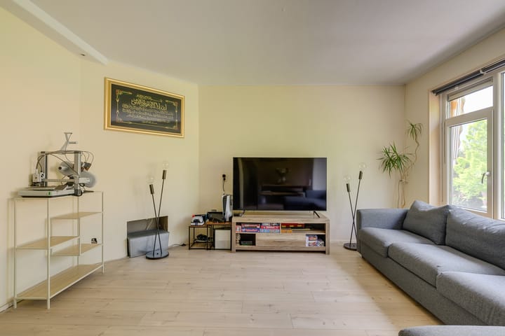 Prins Bernhardlaan 66 in Voorburg