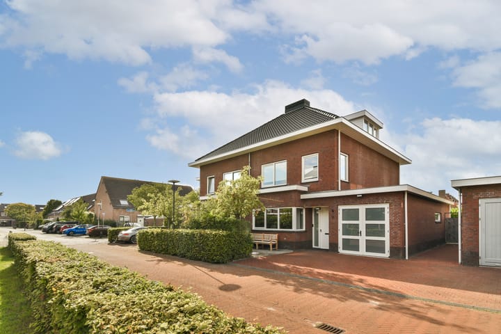Prins Bernhardstraat 11 in Sassenheim