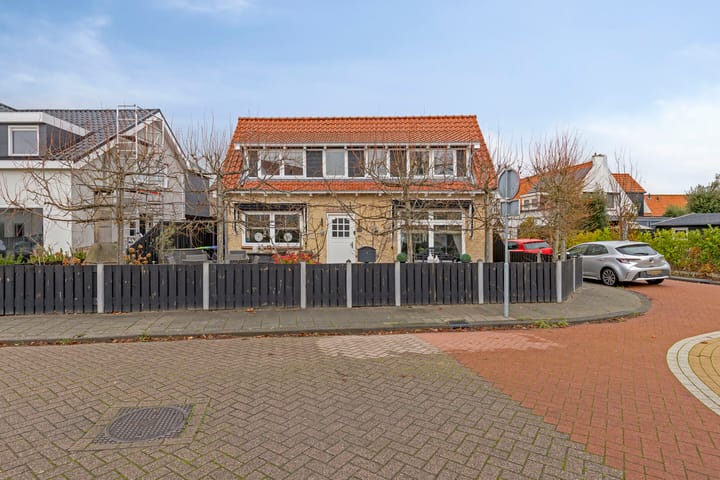 Prins Bernhardstraat 18 in Zuidland foto