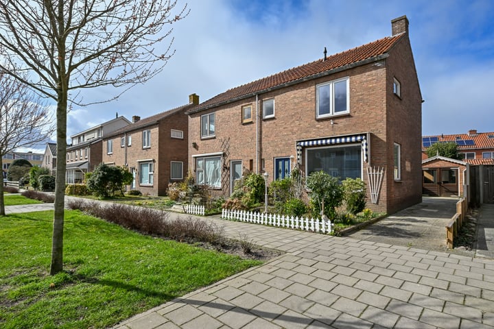 Photo of property Prins Bernhardstraat 34, Uitgeest