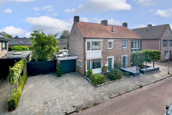 Prins Bernhardstraat 6 in Nispen