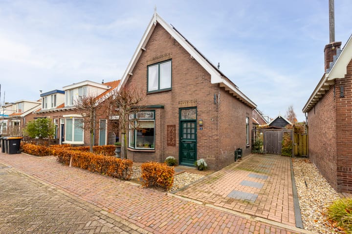 Prins Bernhardstraat 9 in Hardinxveld-Giessendam foto