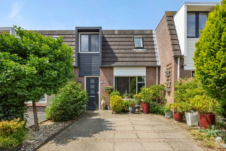 Prins Clausstraat 8 in Rosmalen