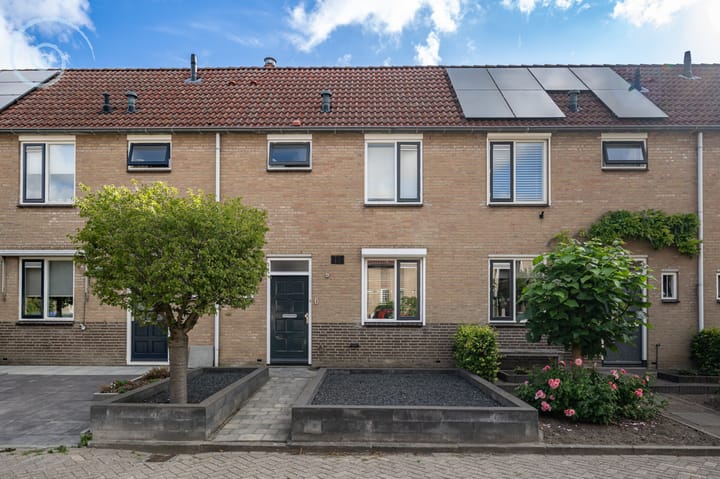 Prins Constantijnstraat 6 in Middelharnis