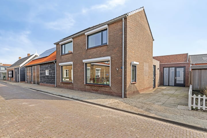 Photo of property Prins Hendrikstraat 11, 's-Heerenhoek