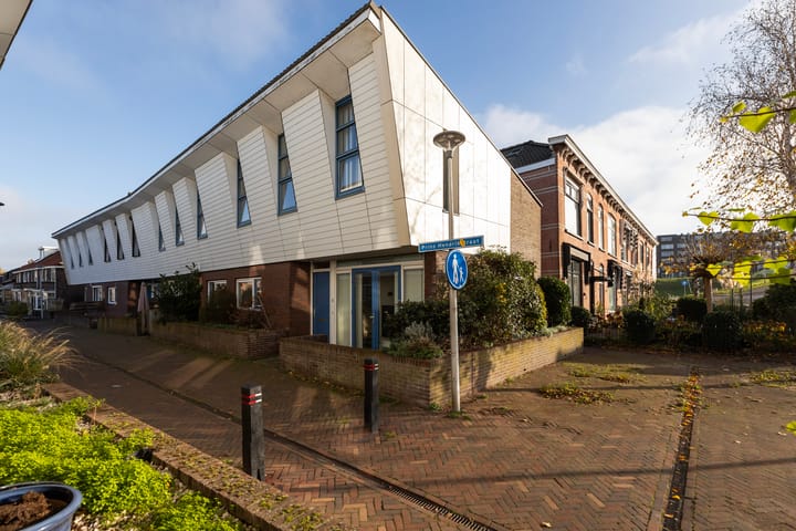 Photo of property Prins Hendrikstraat 52, Zwijndrecht