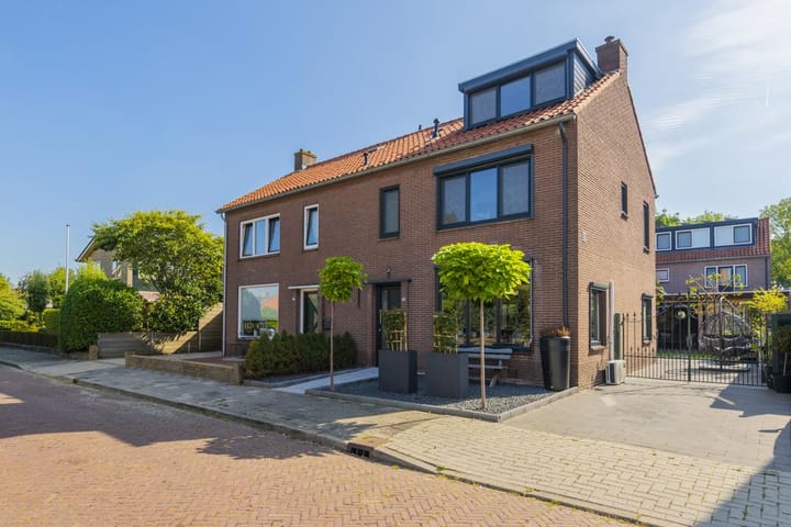 Prins Mauritsstraat 14 in Bunschoten-Spakenburg Foto