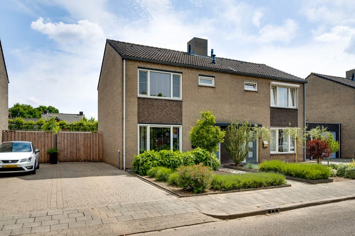 Photo of property Prins Willem Alexanderstraat 52, Grathem