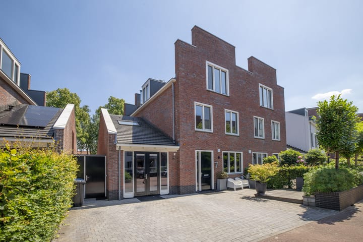 Prinses Amaliahof 7 in Weesp foto