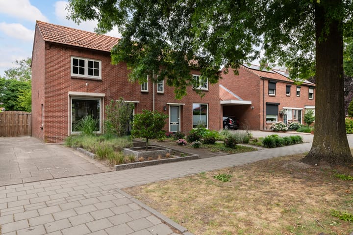 Prinses Beatrixstraat 8 in Markelo