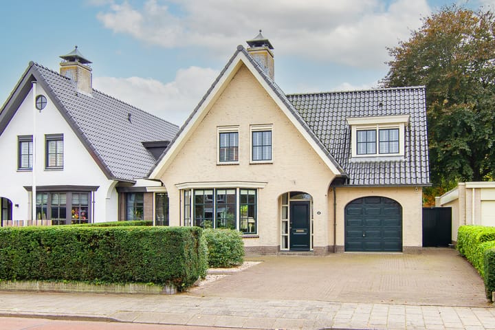 Prinses Irenelaan 22 in Hillegom