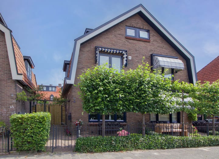 Prinses Julianastraat 15 in Bunschoten-Spakenburg