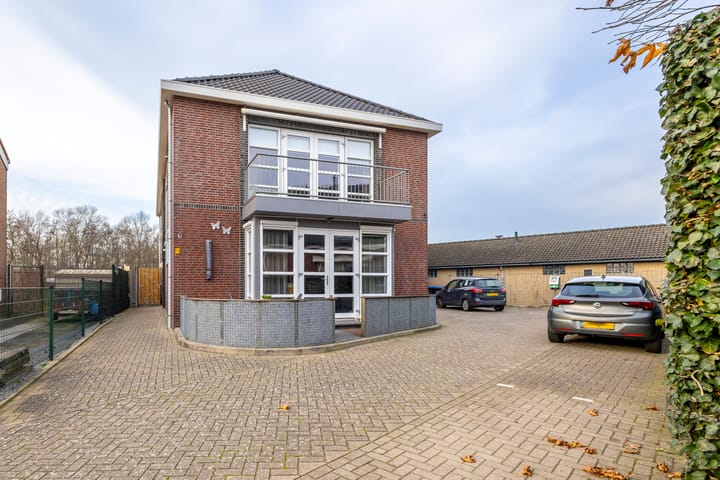 Prinses Marijkestraat 1E in Hardinxveld-Giessendam foto