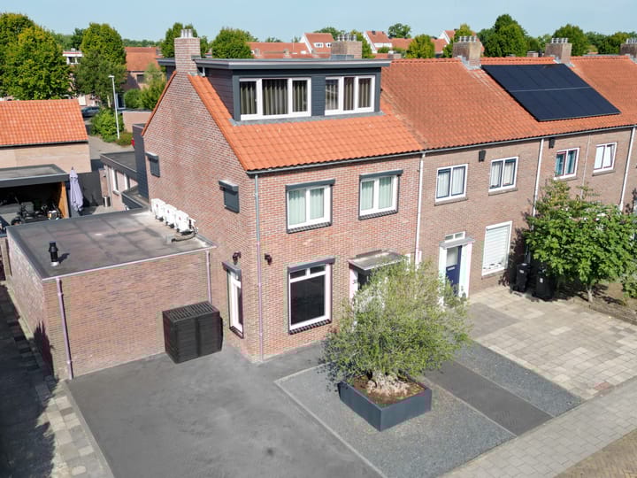 Prof. R. Regoutstraat 38 in Best