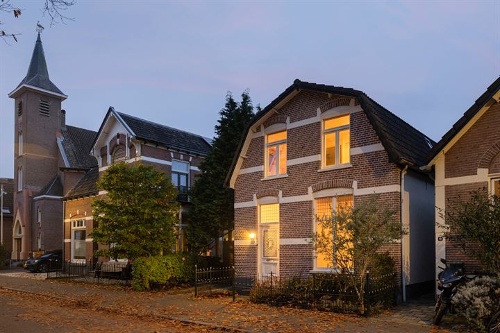 Prof. Röntgenstraat 17 in Apeldoorn