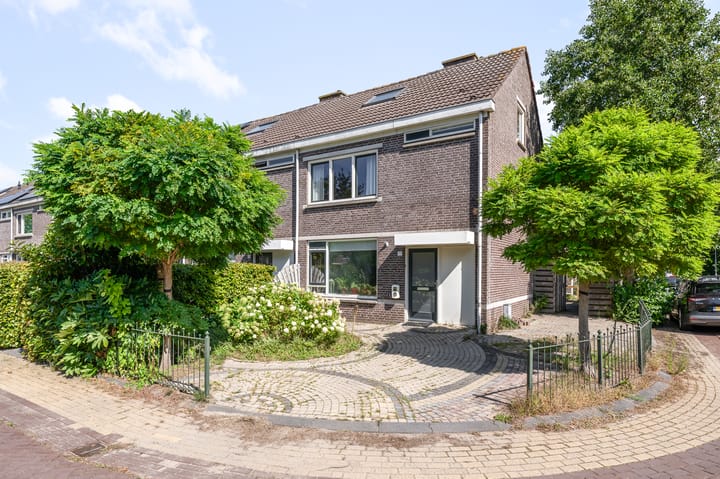 Prof ten Doesschatestraat 71 in Heemskerk