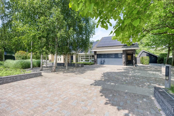 Prof. ter Veenstraat 1 in Emmeloord