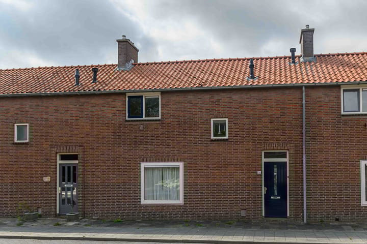 Prof. ter Veenstraat 74 in Emmeloord