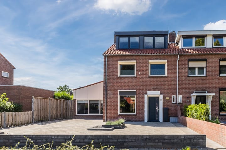 Prof. Titus Brandsmastraat 34 in Best