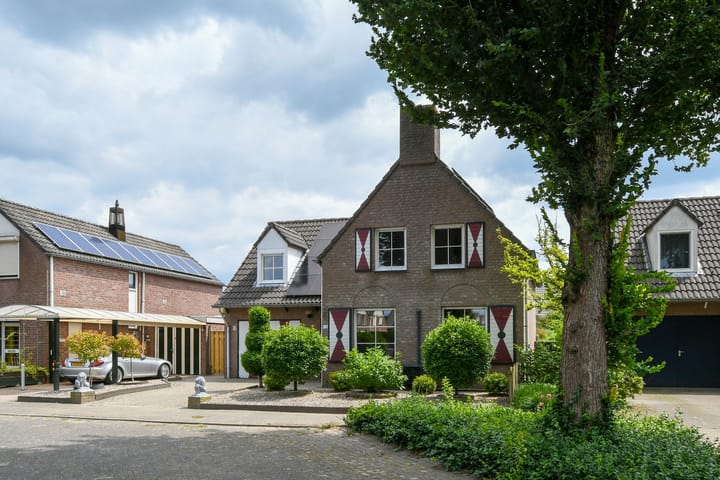 Prof. van Oijenstraat 15 in Helden
