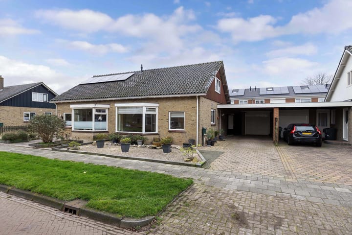 Professor Loréstraat 6 in Franeker