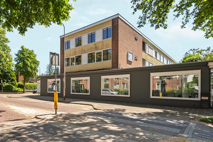Professor van der Veldenstraat 1 in Nijmegen