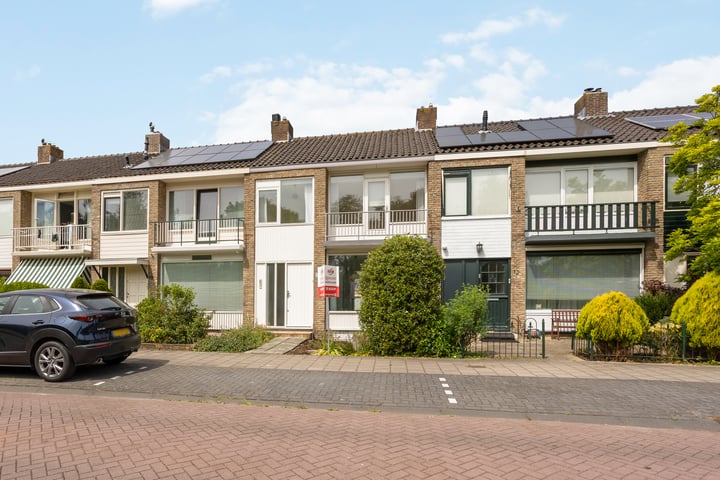 Professor Zeemanplantsoen 11 in Voorschoten