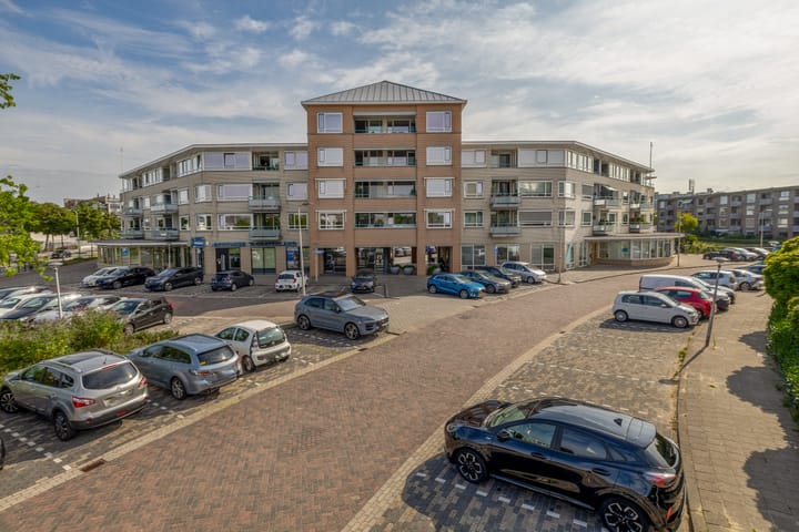 Puccinistraat 130 in Capelle aan den IJssel photo