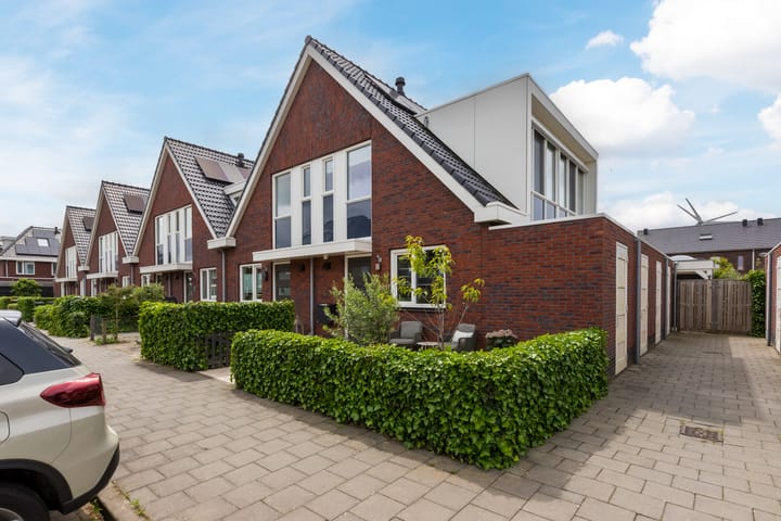 Purperreiger 21 in Heerhugowaard