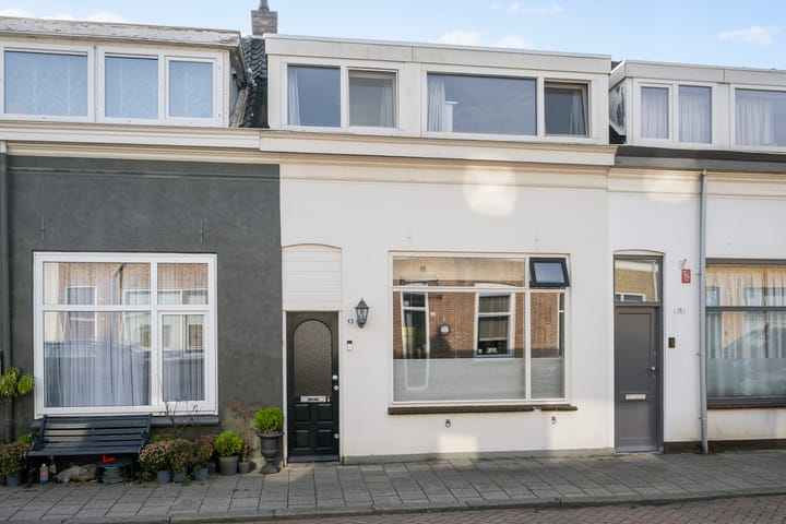 Puttershoeksestraat 13 in Schiedam