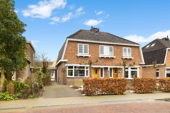 Photo of property Raadhuislaan 33, Hoofddorp