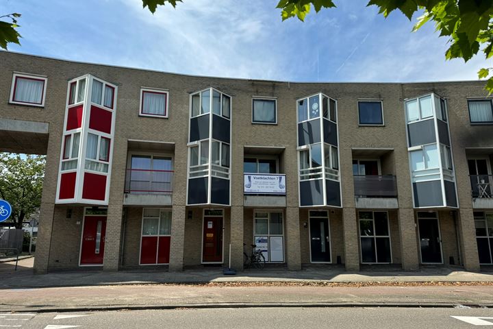 Raadhuisplein 12 in Nieuwerkerk aan den IJssel