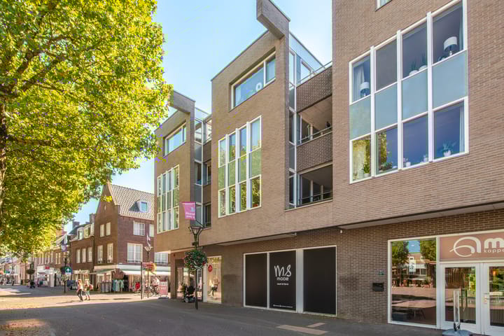 Raadhuisplein 15-14 in Zevenaar