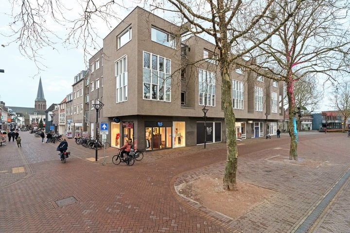 Raadhuisplein 15-15 in Zevenaar