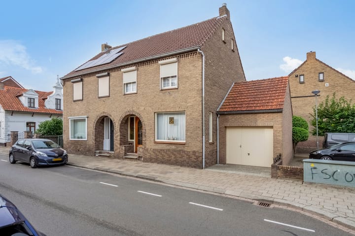 Raadhuisstraat 14 in Grevenbicht