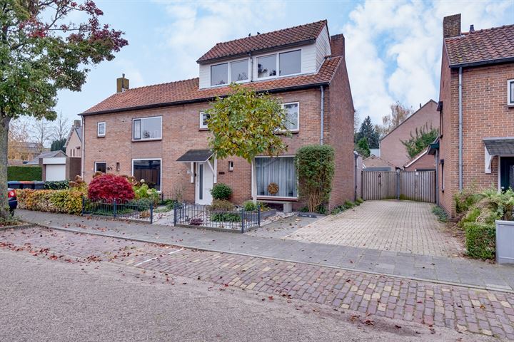 Raadhuisstraat 16 in Rosmalen