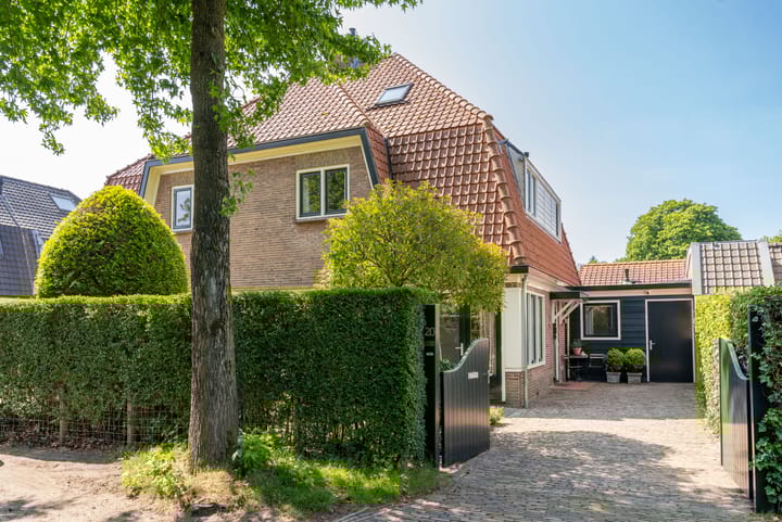 Raadhuisstraat 20 in Blaricum foto