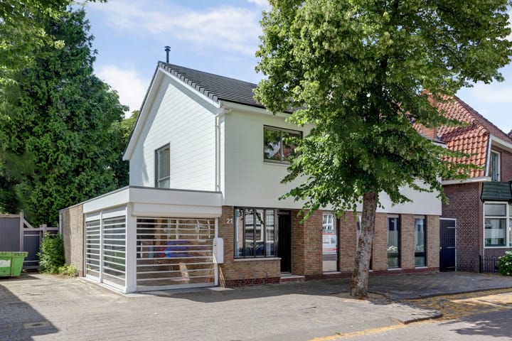 Raadhuisstraat 21 in Koog aan de Zaan foto
