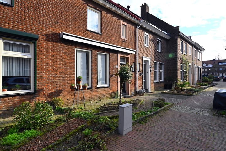 Raadhuisstraat 24 in Maasbracht