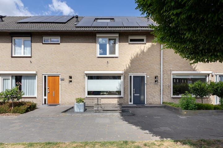 Raadhuisstraat 243 in Best