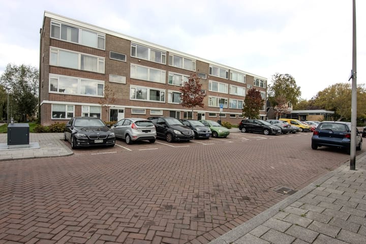 Photo of property Raadhuisstraat 25, Rozenburg