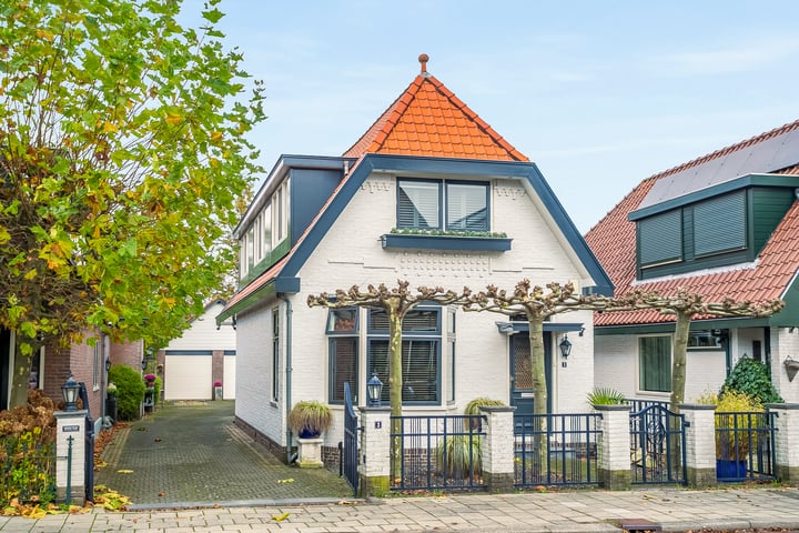 Photo of property Raadhuisstraat 3, Landsmeer