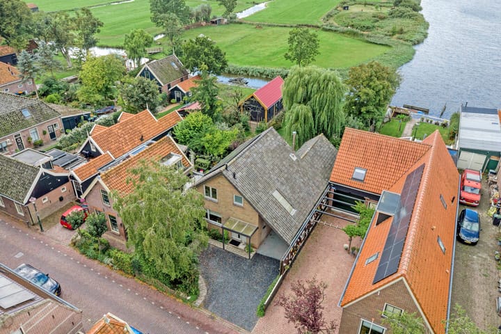 Raadhuisstraat 35 in Graft photo