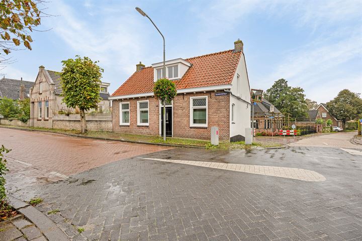 Raadhuisstraat 43 in Hooge Zwaluwe