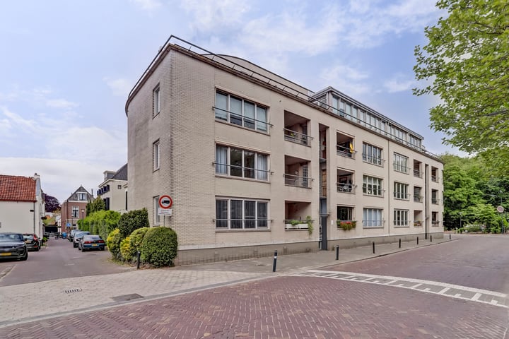 Raadhuisstraat 45 in Voorburg