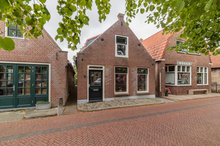 Raadhuisstraat 59 in Balk