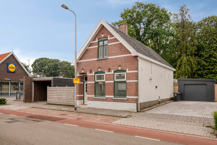 Raadhuisstraat 70 in Rucphen